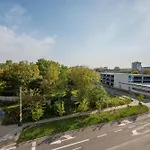 Wilanowska Metro * Varşova