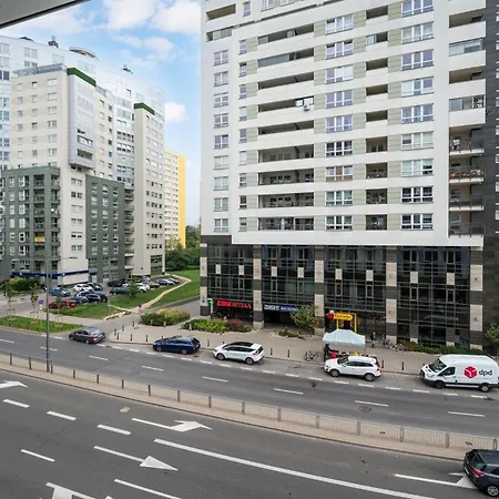 Wilanowska Metro * Varşova
